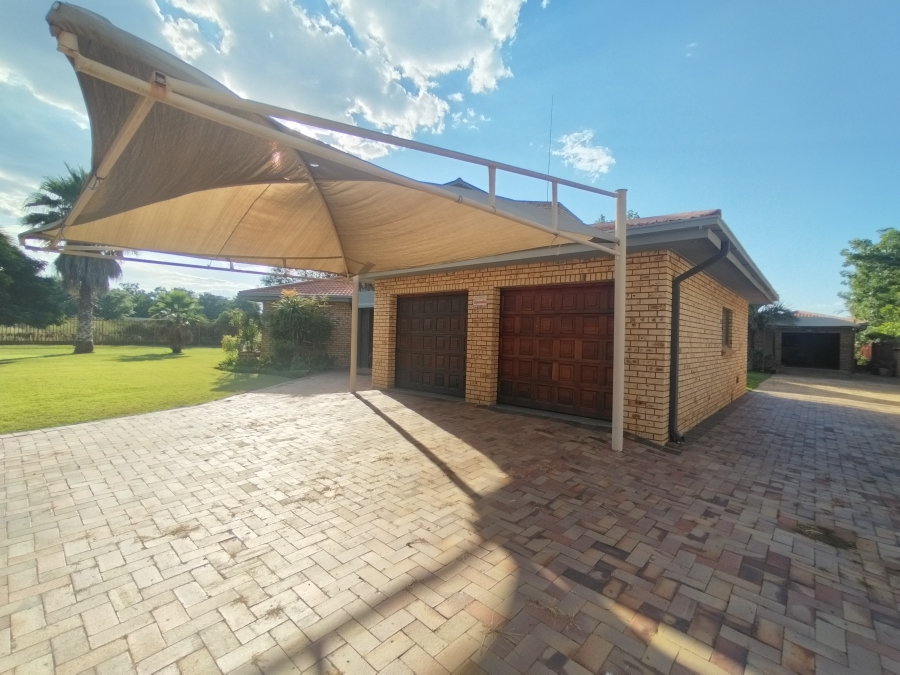 4 Bedroom Property for Sale in Christiana North West